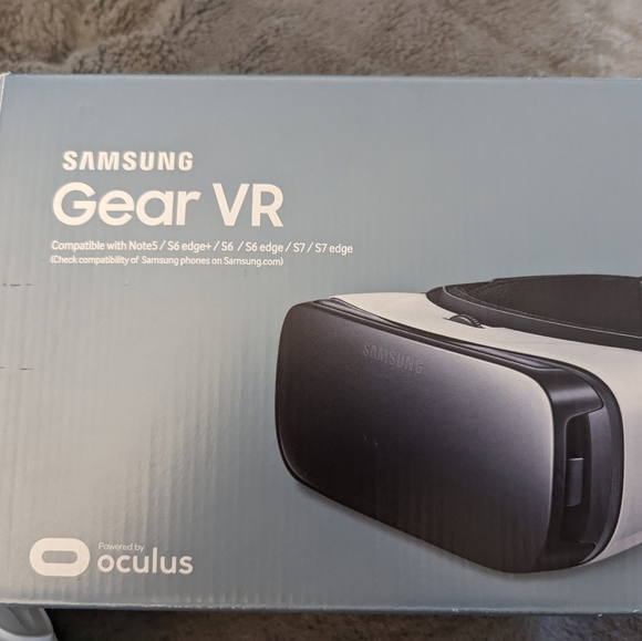 NIB Samsung Oculus Gear VR